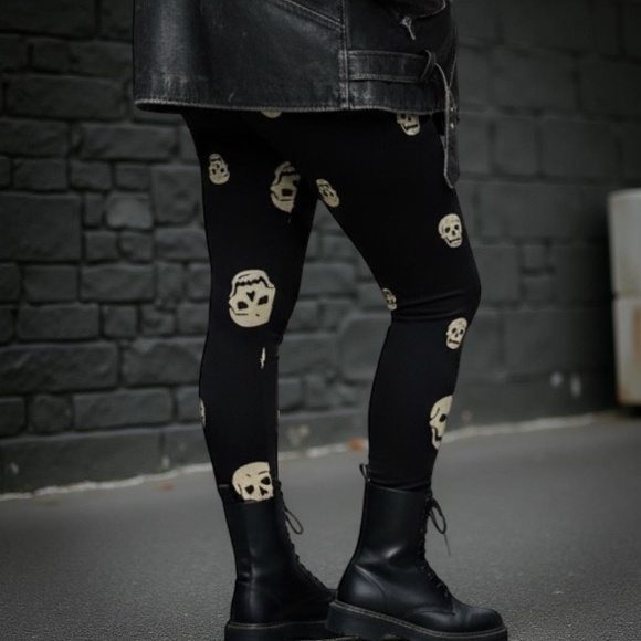 TORRID Skulls Full Length Signature Waist Premium Legging NWT Size 4X - Picture 6 of 16